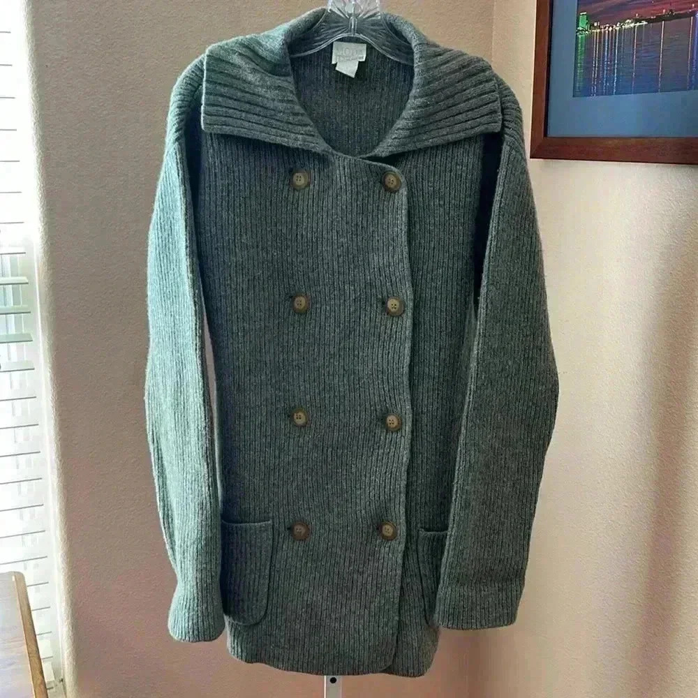 MODA INT’L size small (oversized) 100% Lambs Wool
